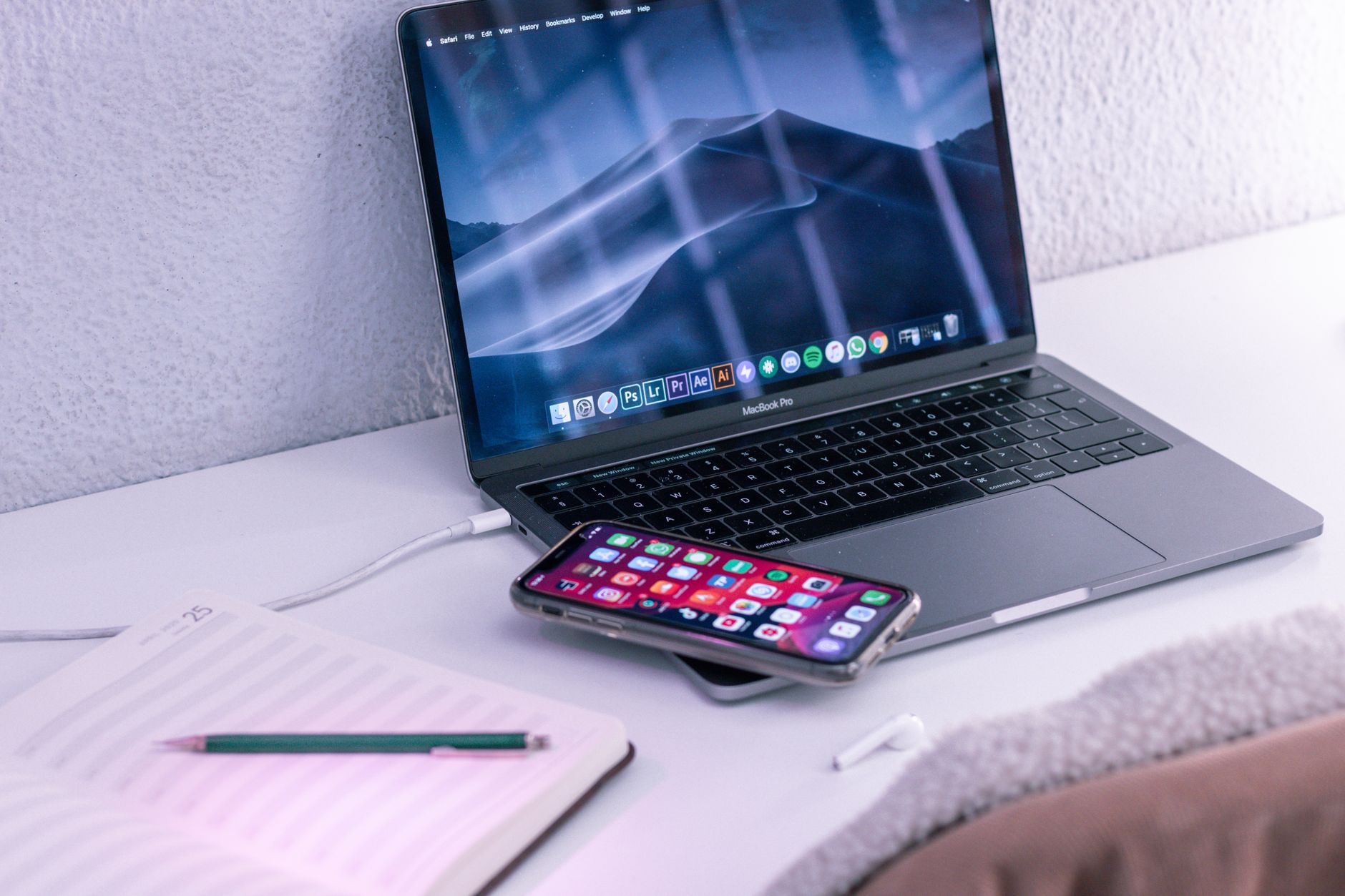 Anker's MagGo Qi2 Charging Station Is Almost the Last One You'll Ever Need