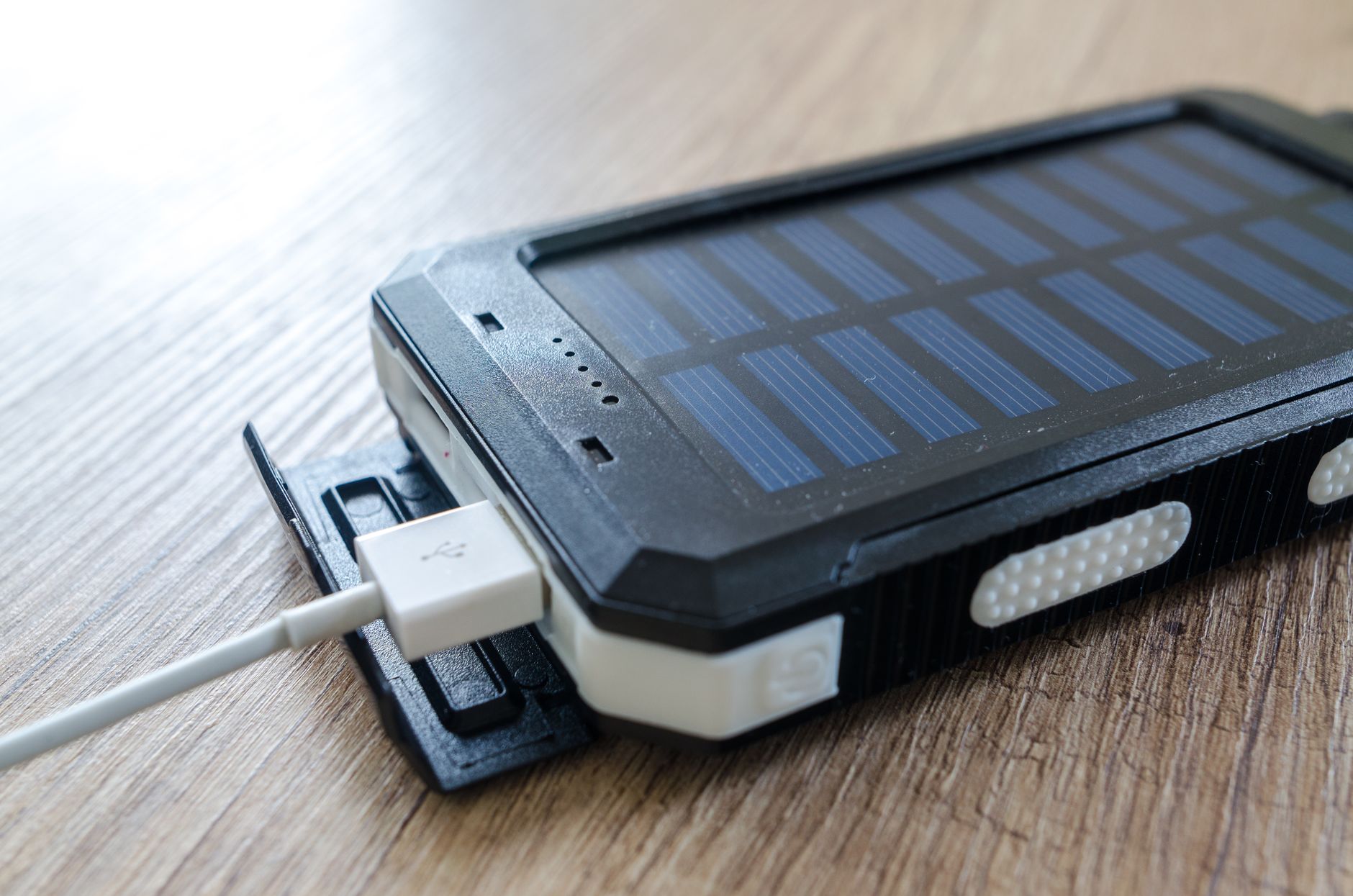 Anker's MagSafe Battery Pack Is Almost the Perfect Travel Companion - Until It Isn't