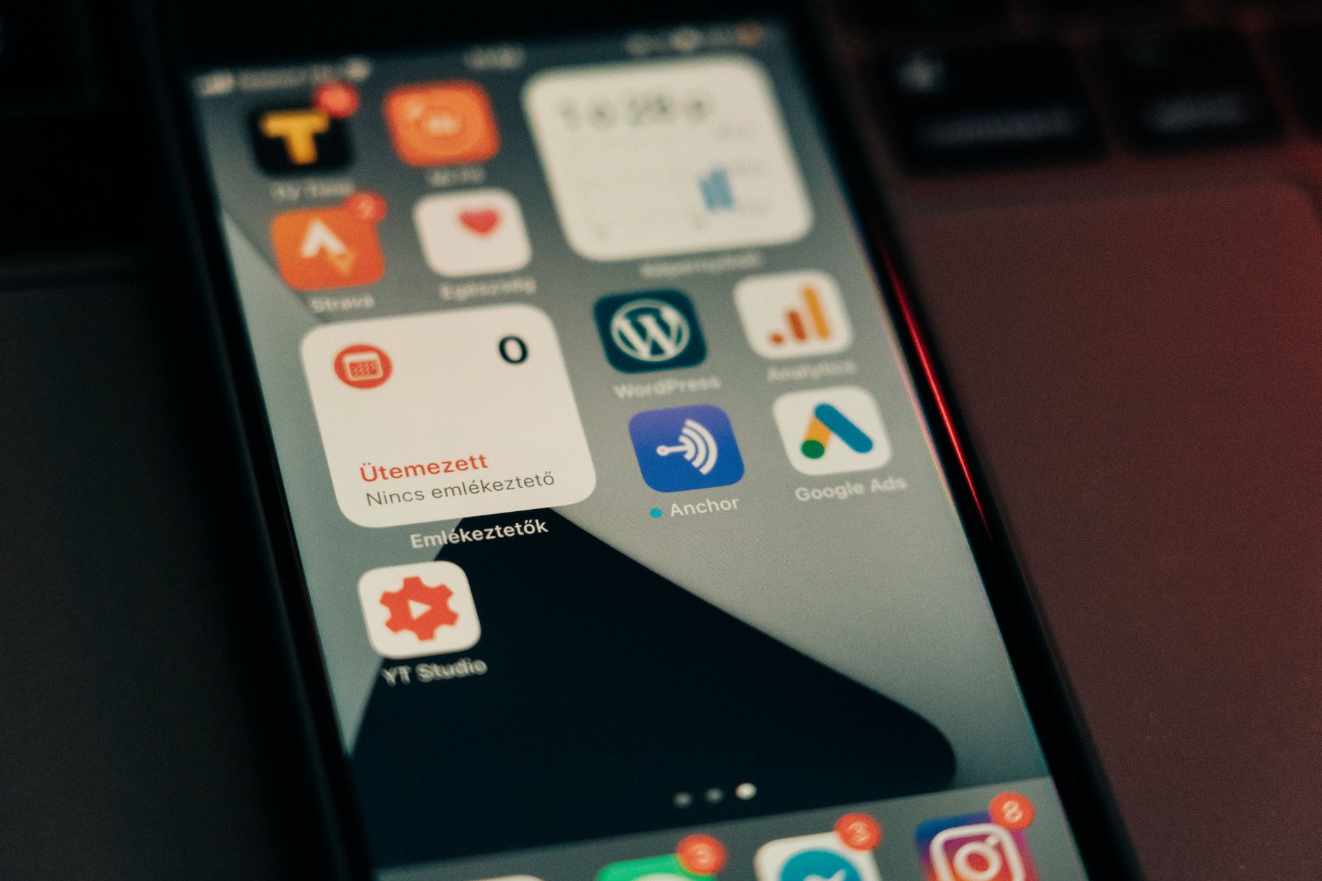 Notifications Have Won, and Your Phone Knows It