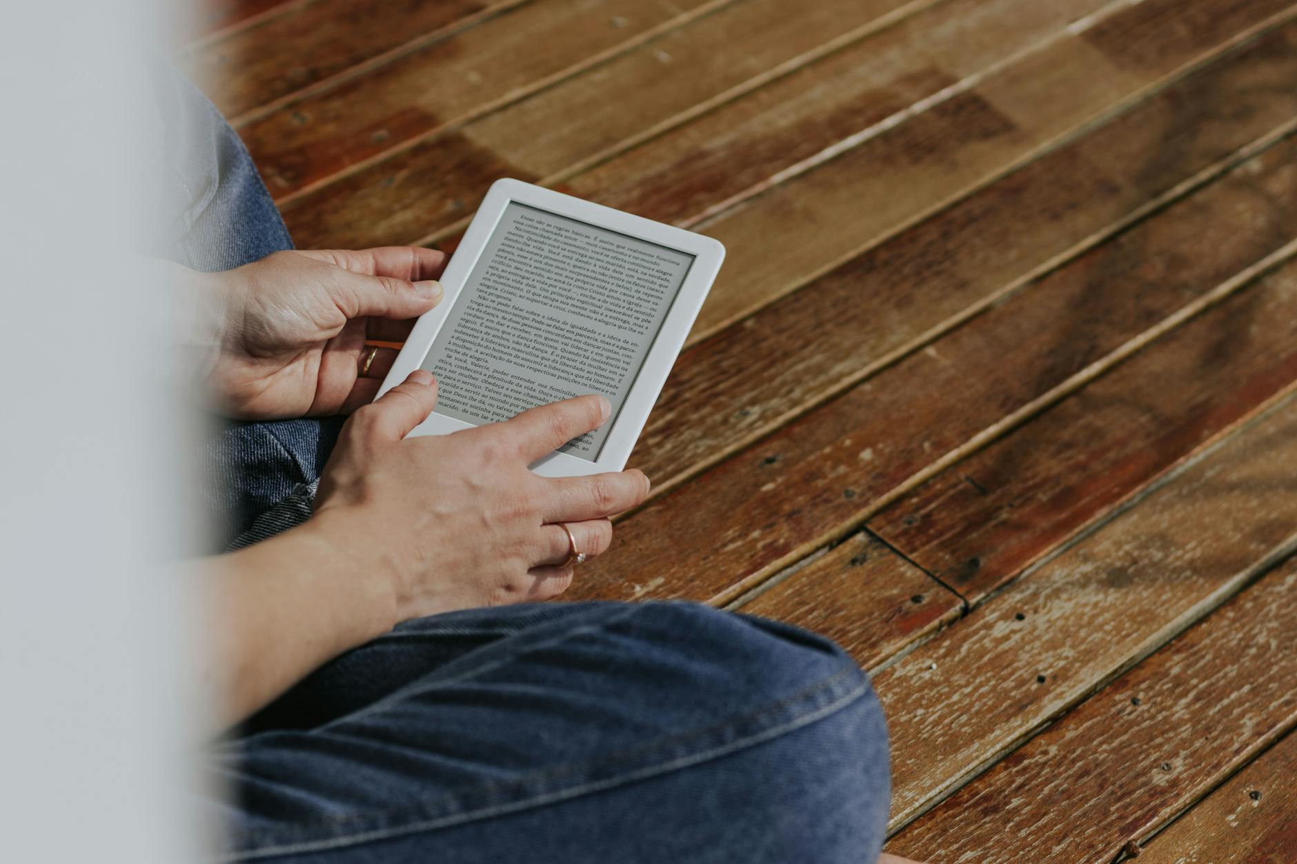 The 2021 Kindle Paperwhite drops to $99.99 at Woot — $40 off