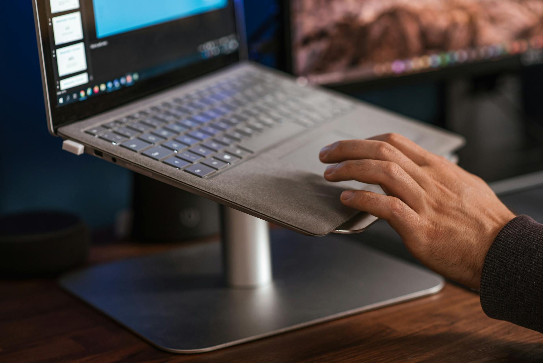 The Laptop Stand Market Is Broken, and Twelve South's HiRise Pro Proves It